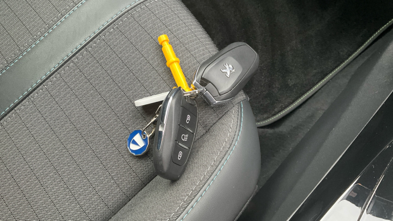 Peugeot 208 1.2 PureTech 100 Allure Premium 5dr EAT8 Petrol Hatchback